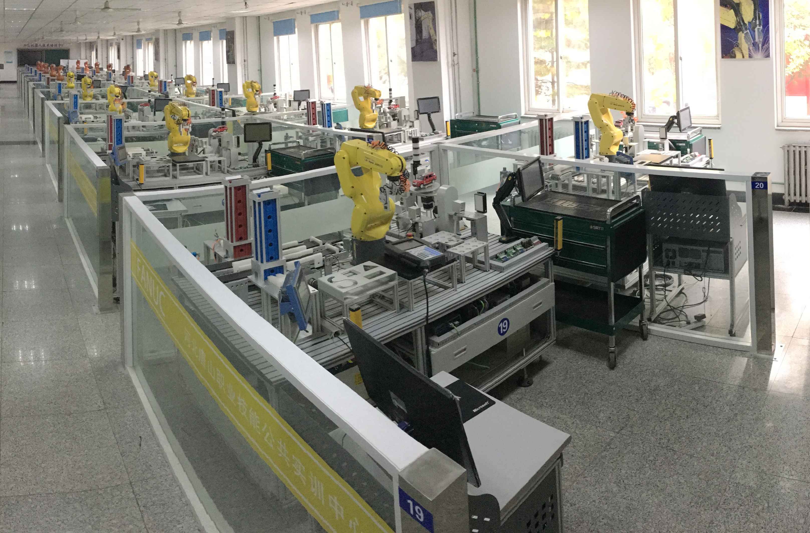 实训场地-工业机器人应用与维护实验室